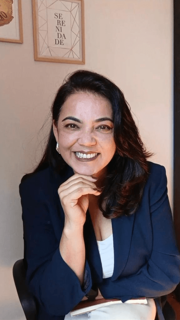Retrato de Erika Saiki, psicóloga e consultora da Quae Human